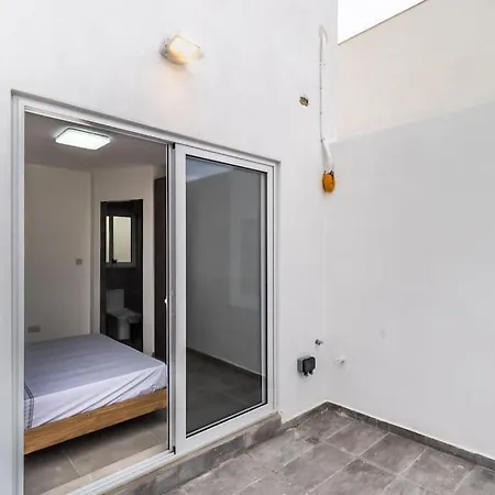 Penthouse In St. Paul'S Bay Apartment Exterior photo