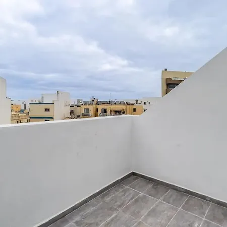 Penthouse In St. Paul'S Bay Apartment Exterior photo
