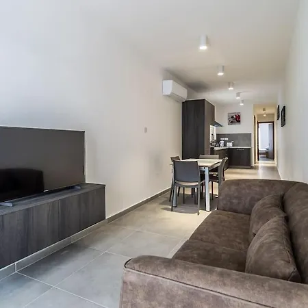 Penthouse In St. Paul'S Bay Apartment Exterior photo