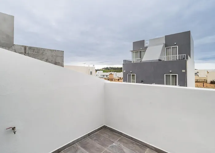 Penthouse In St. Paul\'S Bay