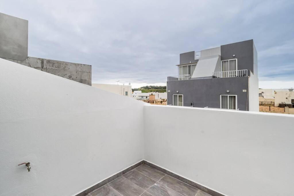 Penthouse In *