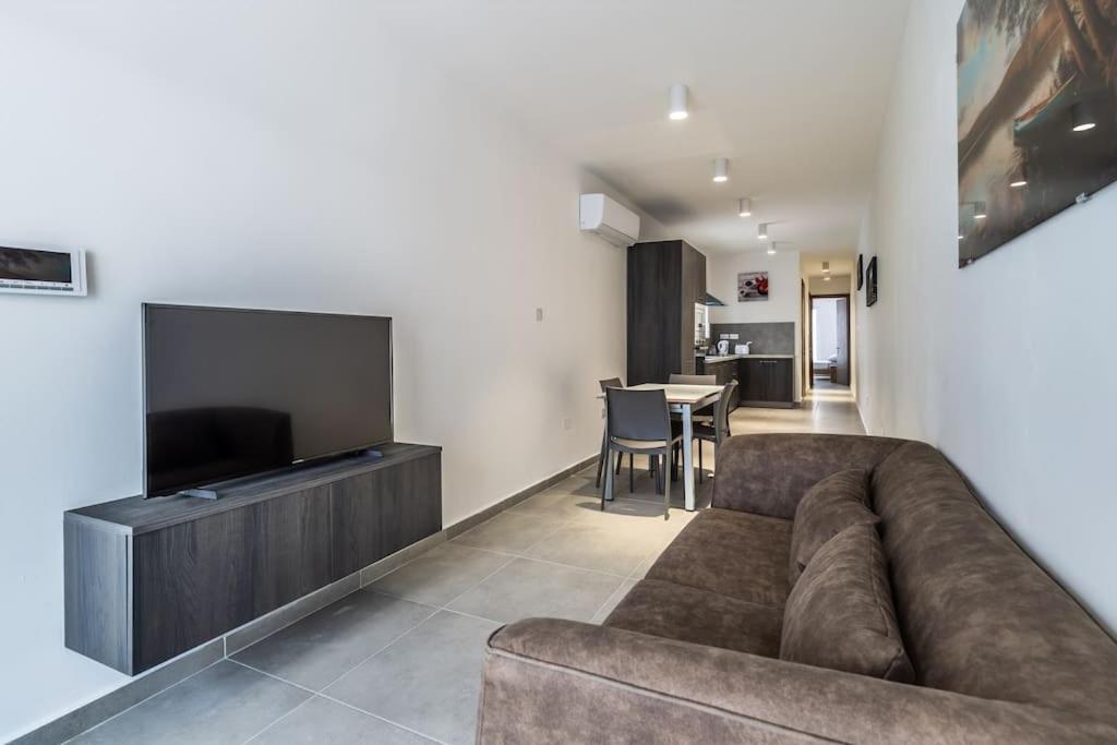 Apartment Penthouse In St. Paul's Bay