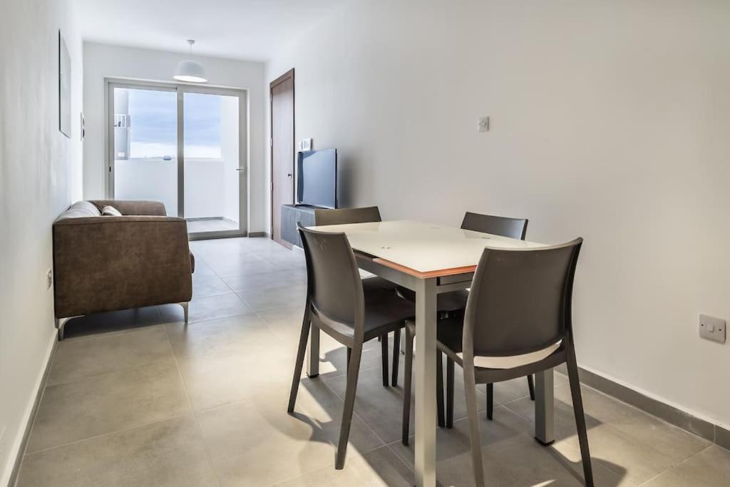 Apartment Penthouse In St. Paul's Bay